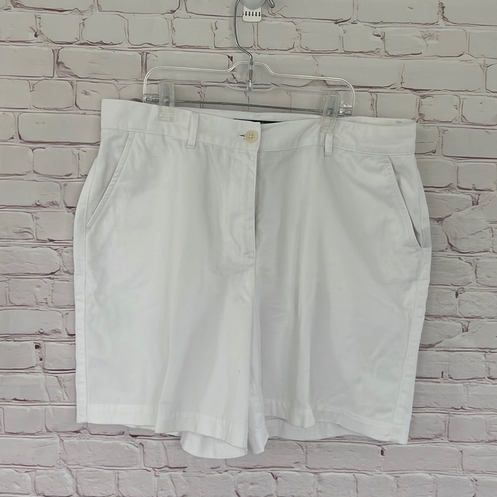 Lauren Jeans Co. Ralph Lauren petite white chino shorts size 12P